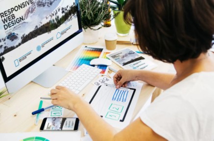 How to Build an Effective Educational Website in 2026: UX, Accessibility and Strategy a developer working on educational website design